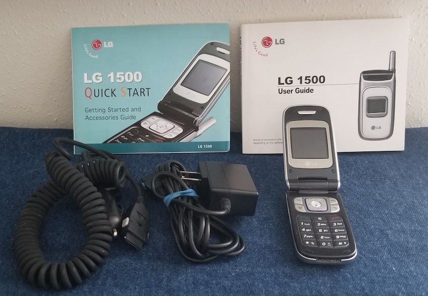 LG 1500 Flip phone